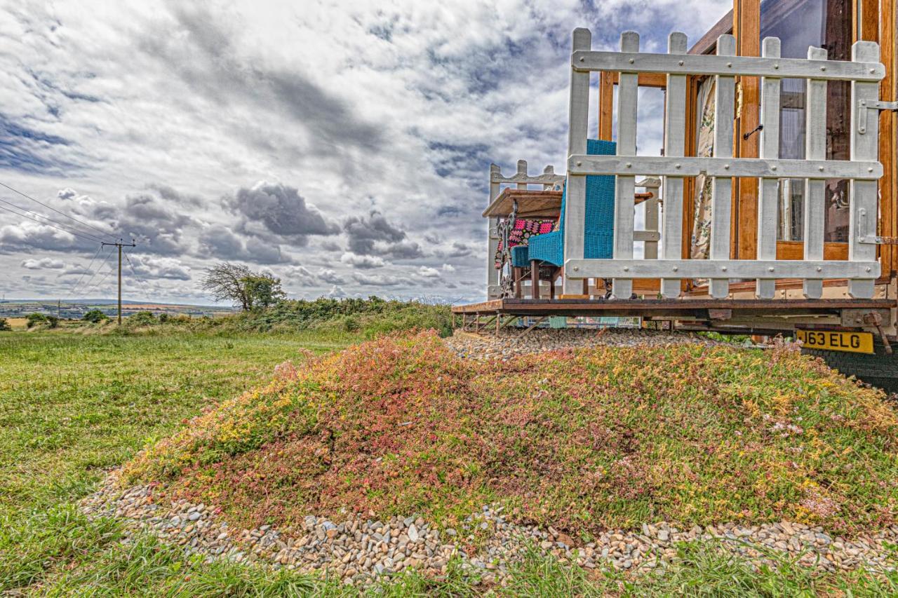 Hotel Dennis Goodwick Exteriér fotografie